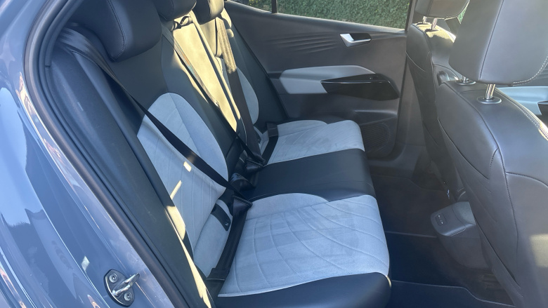 Volkswagen ID.3 150kW Family Pro Performance 58kWh 5dr Auto Electric Hatchback